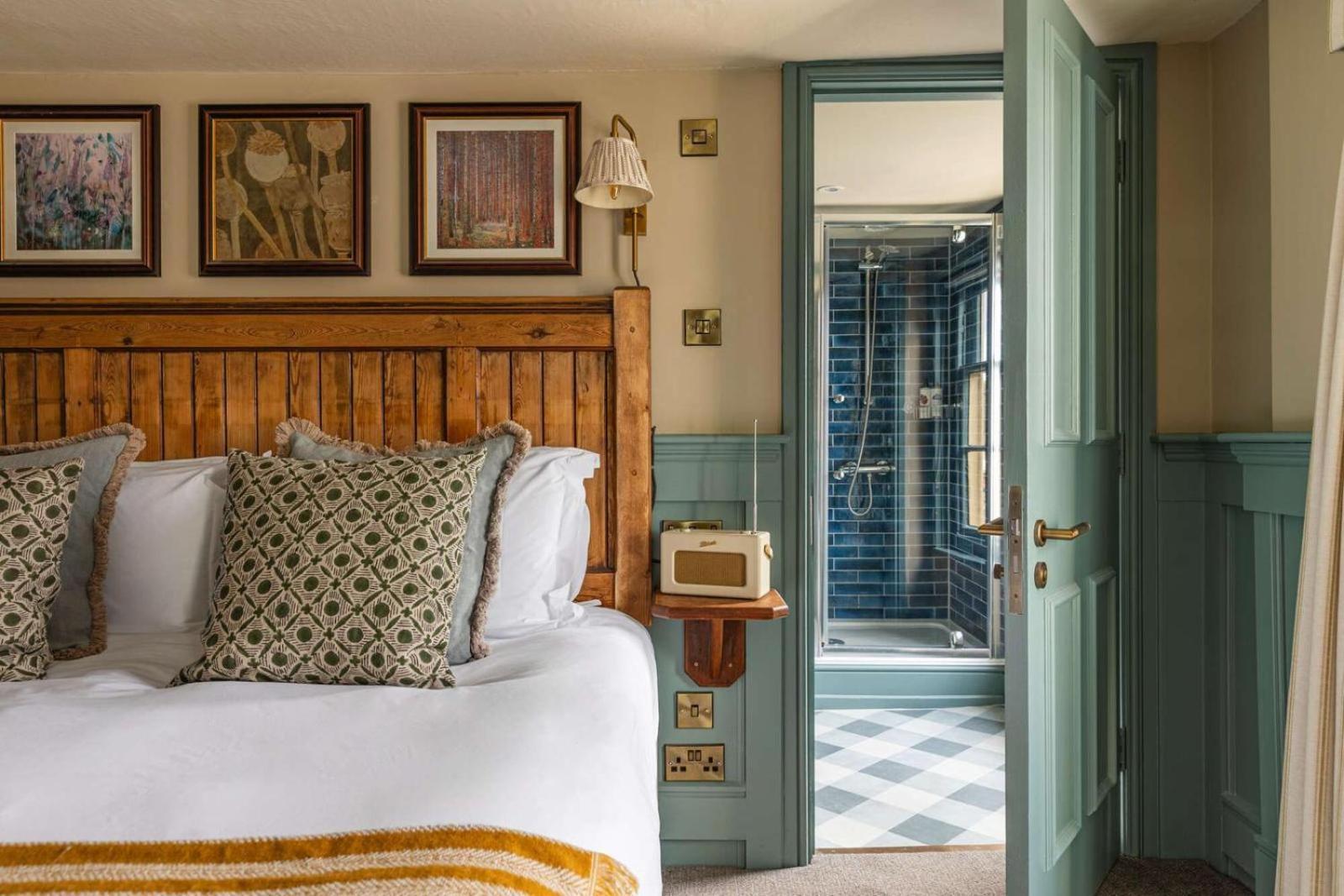 The Huntsman Of Hotel